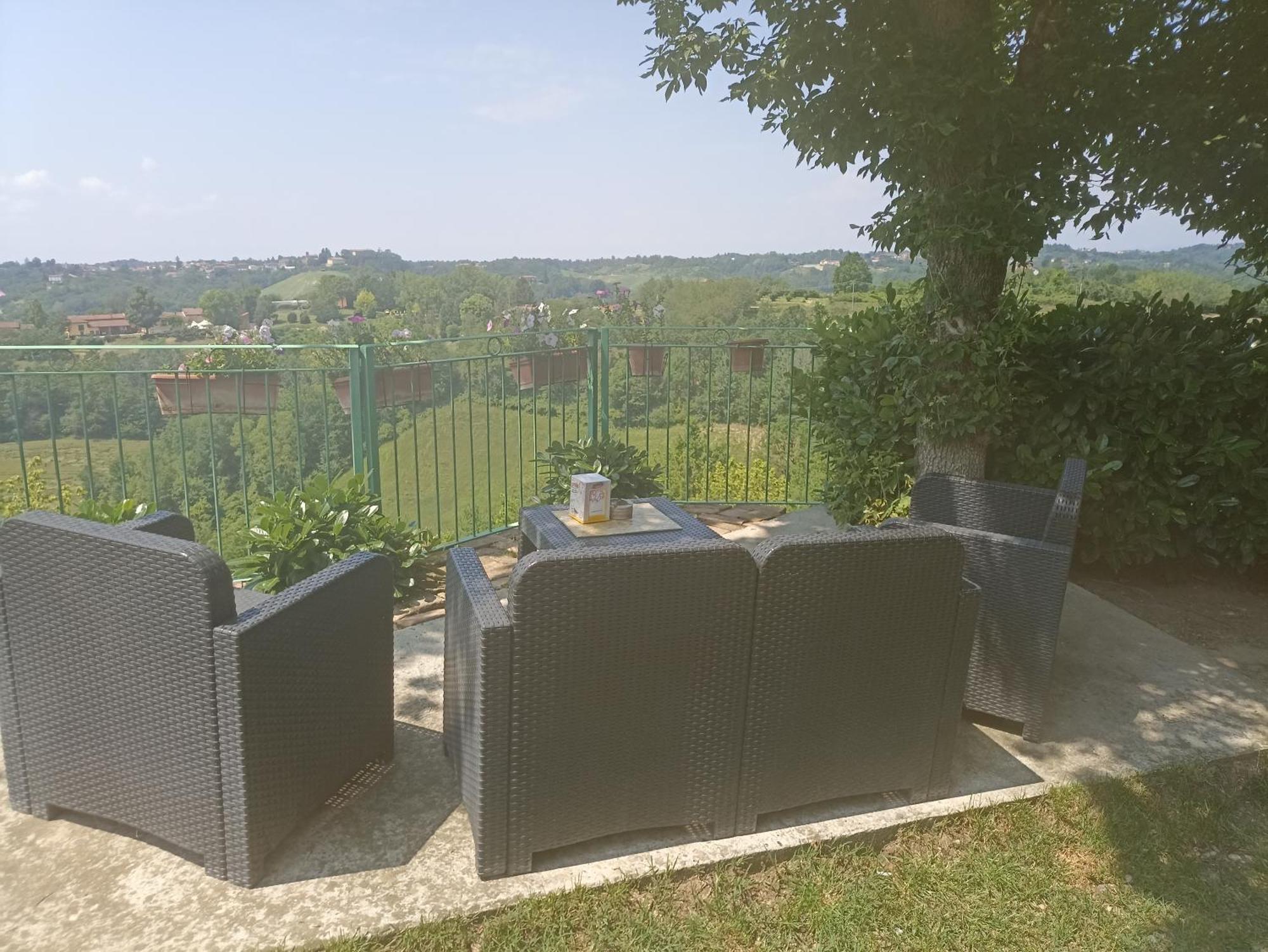 Ferienwohnung La Terrazza Asti Exterior foto